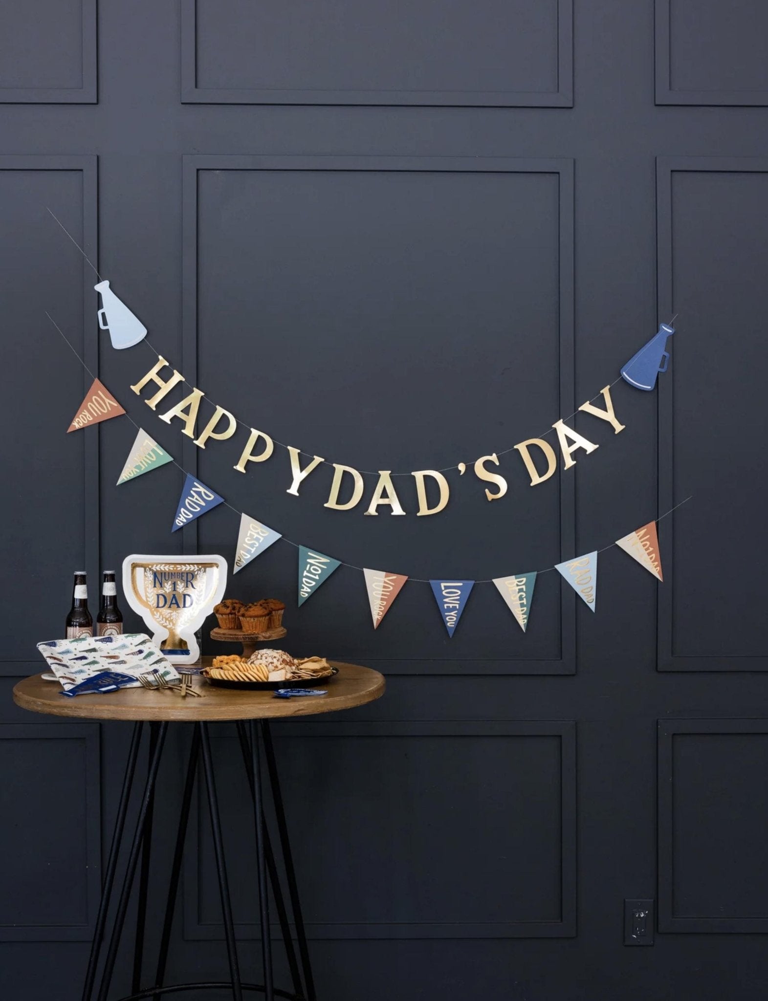 Dads Rule Megaphone Napkins 18ct - Stesha Party