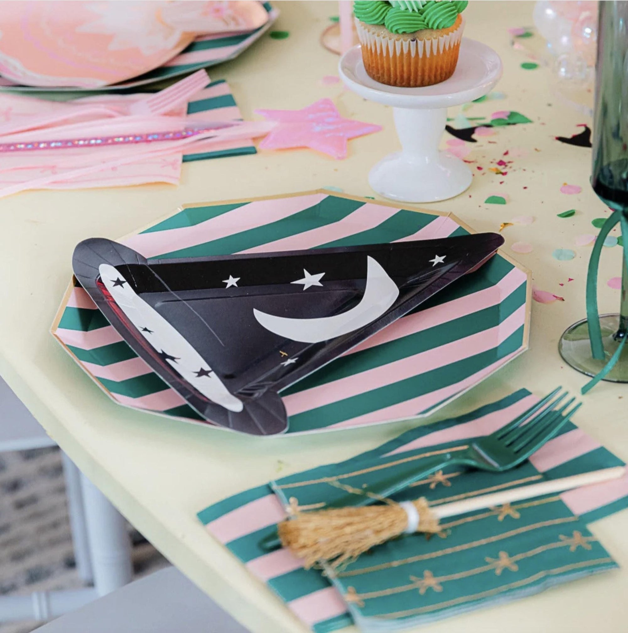 Decagon Shaped Pink & Green Stripe Paper Plates 8ct - Stesha Party