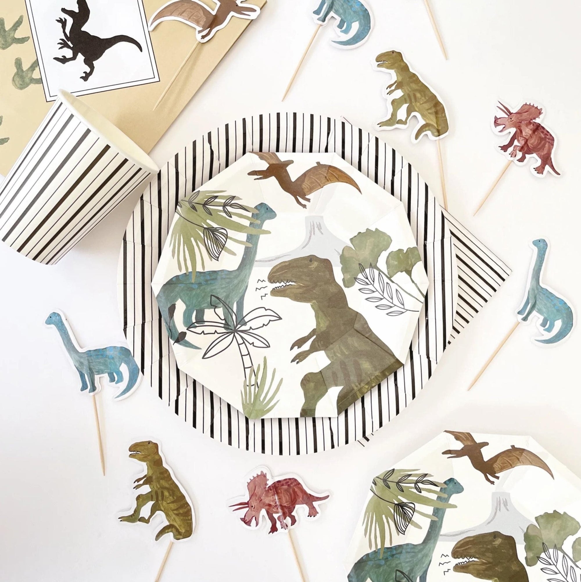 Dinosaur Cake Plates 8ct - Stesha Party
