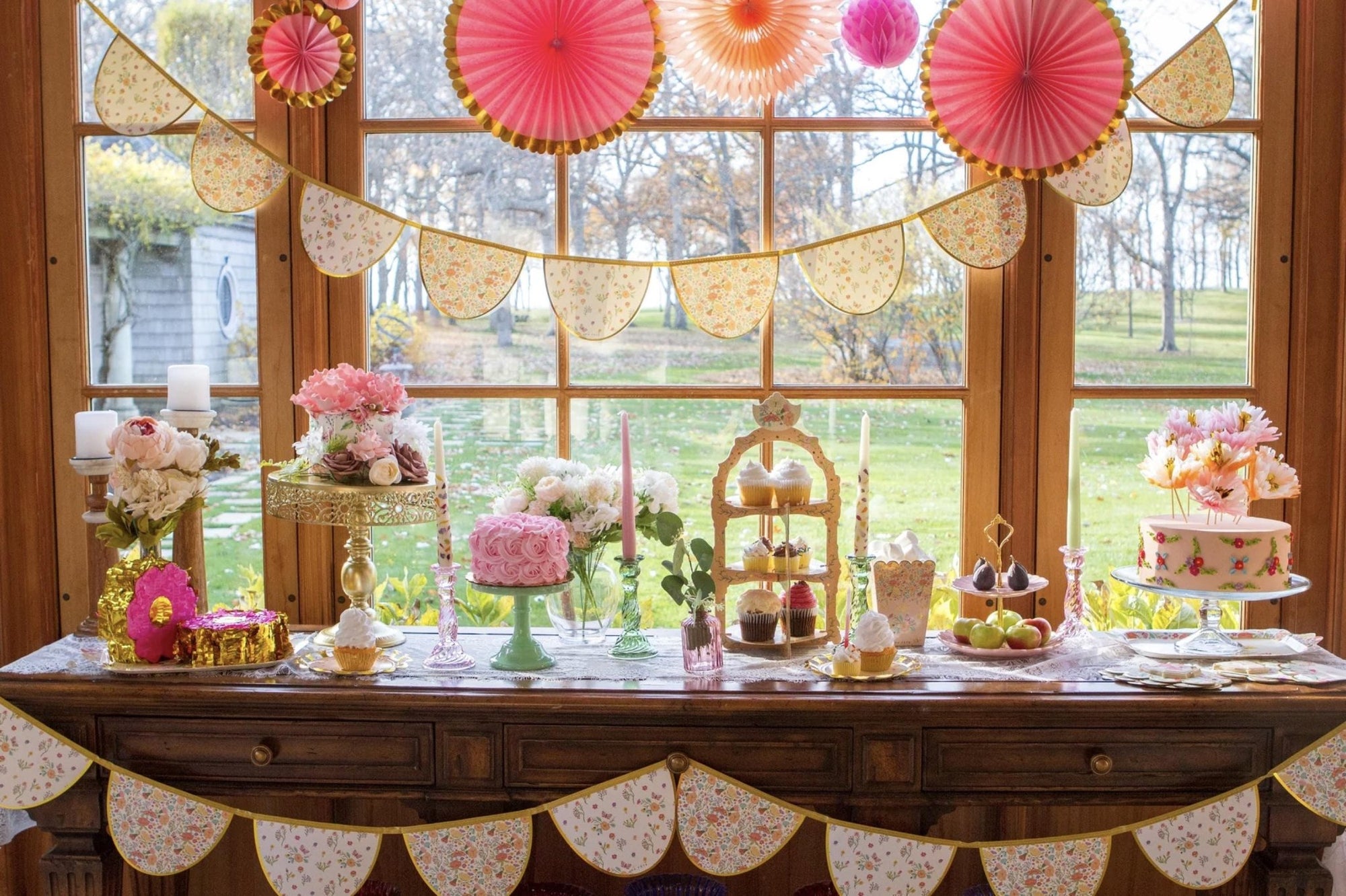 Floral Cupcake Stand - Stesha Party