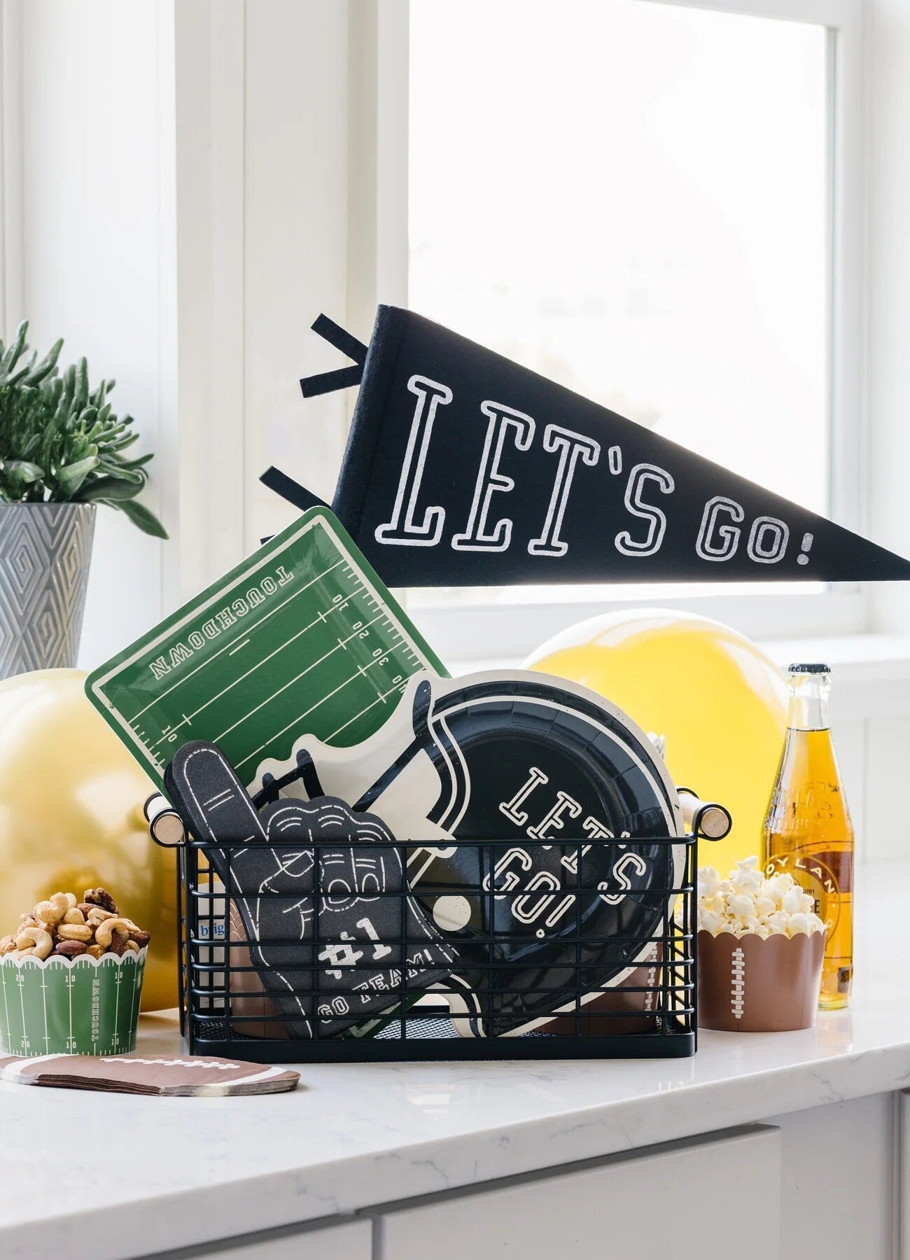 Football Field Paper Plates - Stesha Party