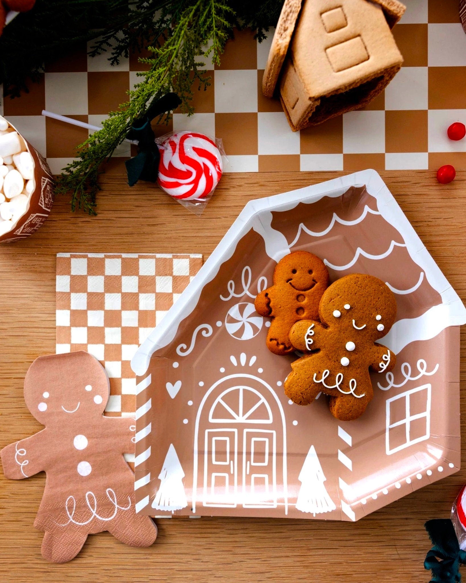 Gingerbread House Plates - Stesha Party