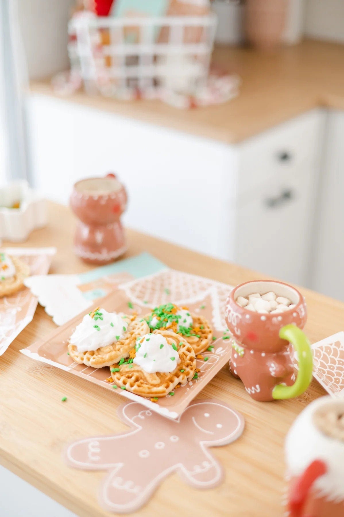 Gingerbread Party Napkins - Stesha Party