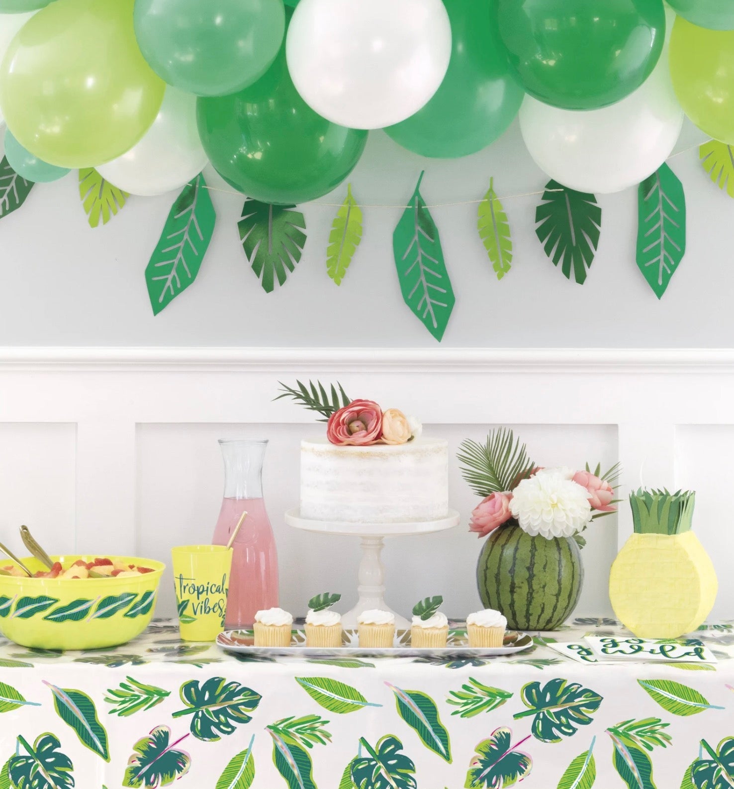 Mini Pineapple Piñata - Stesha Party