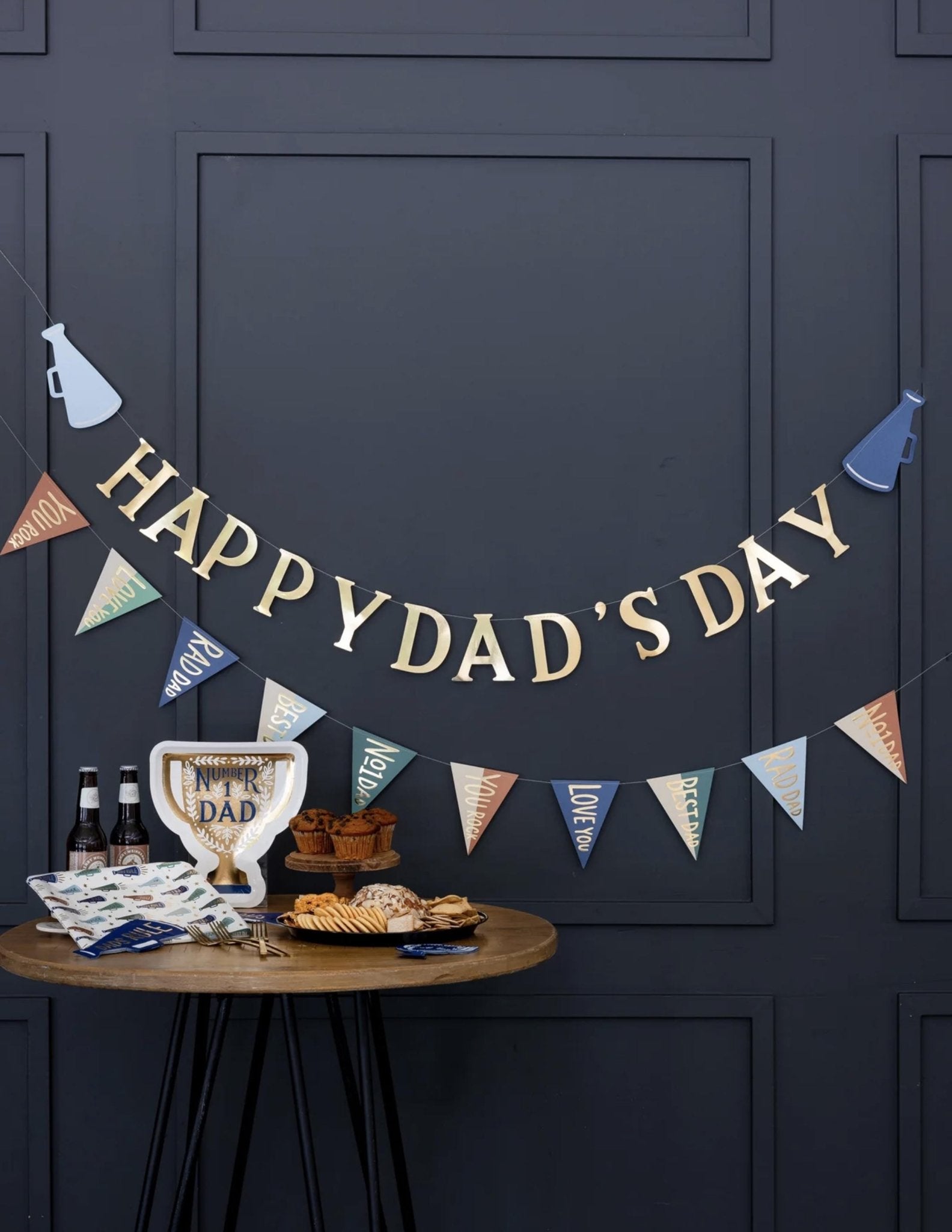 Number 1 Dad Trophy Paper Plates 8ct - Stesha Party