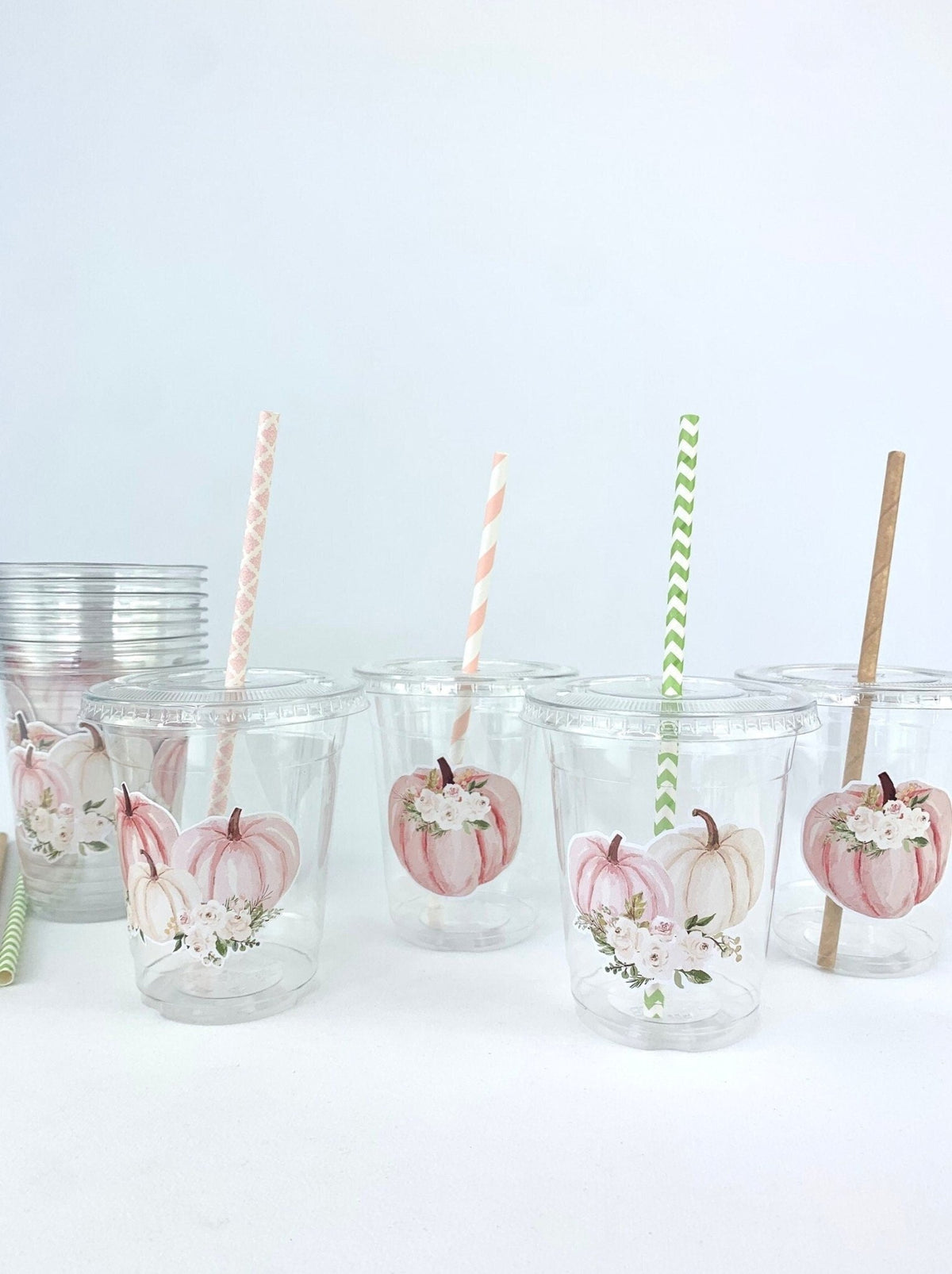 Pink Pumpkin Cups with Lids &amp; Straws - Stesha Party