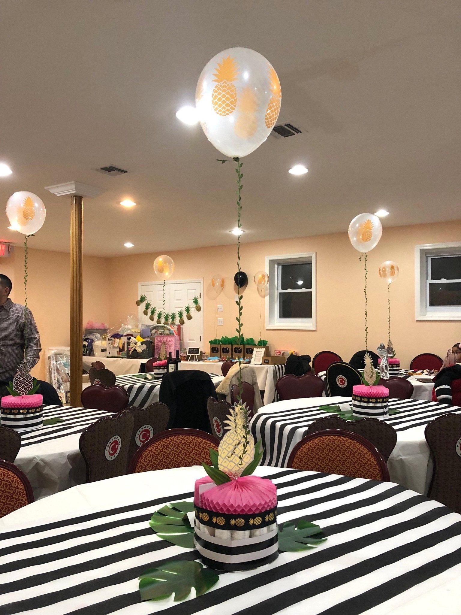 5 Pineapple Balloons - Stesha Party