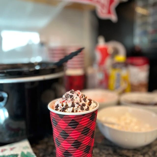 Buffalo Plaid Coffee Cups with Lids - Stesha Party