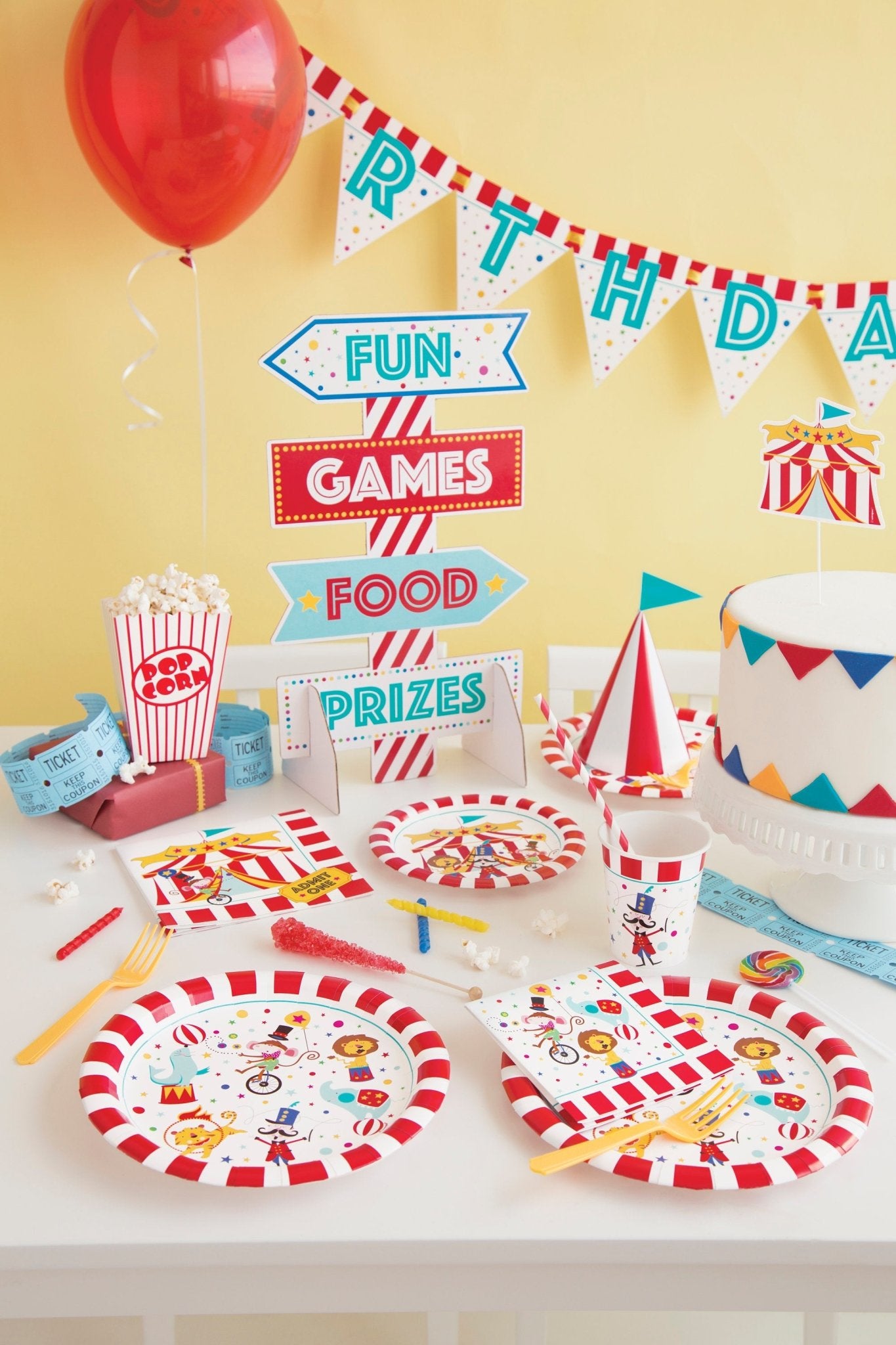 Circus Themed Tablecloth - Stesha Party