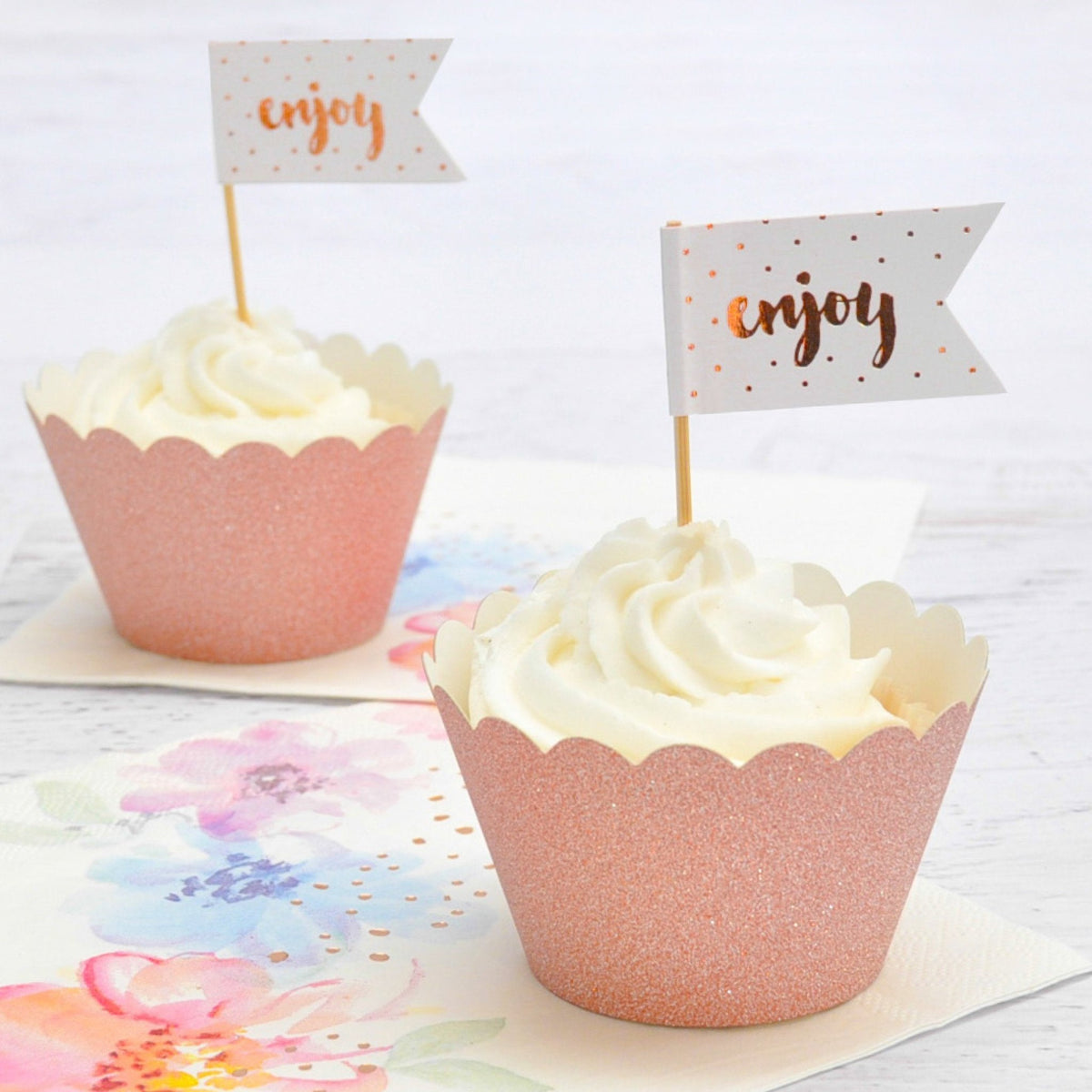 https://www.steshaparty.com/cdn/shop/products/cupcake-wrappers-in-rose-gold-glitter-420169_1200x.jpg?v=1691025669