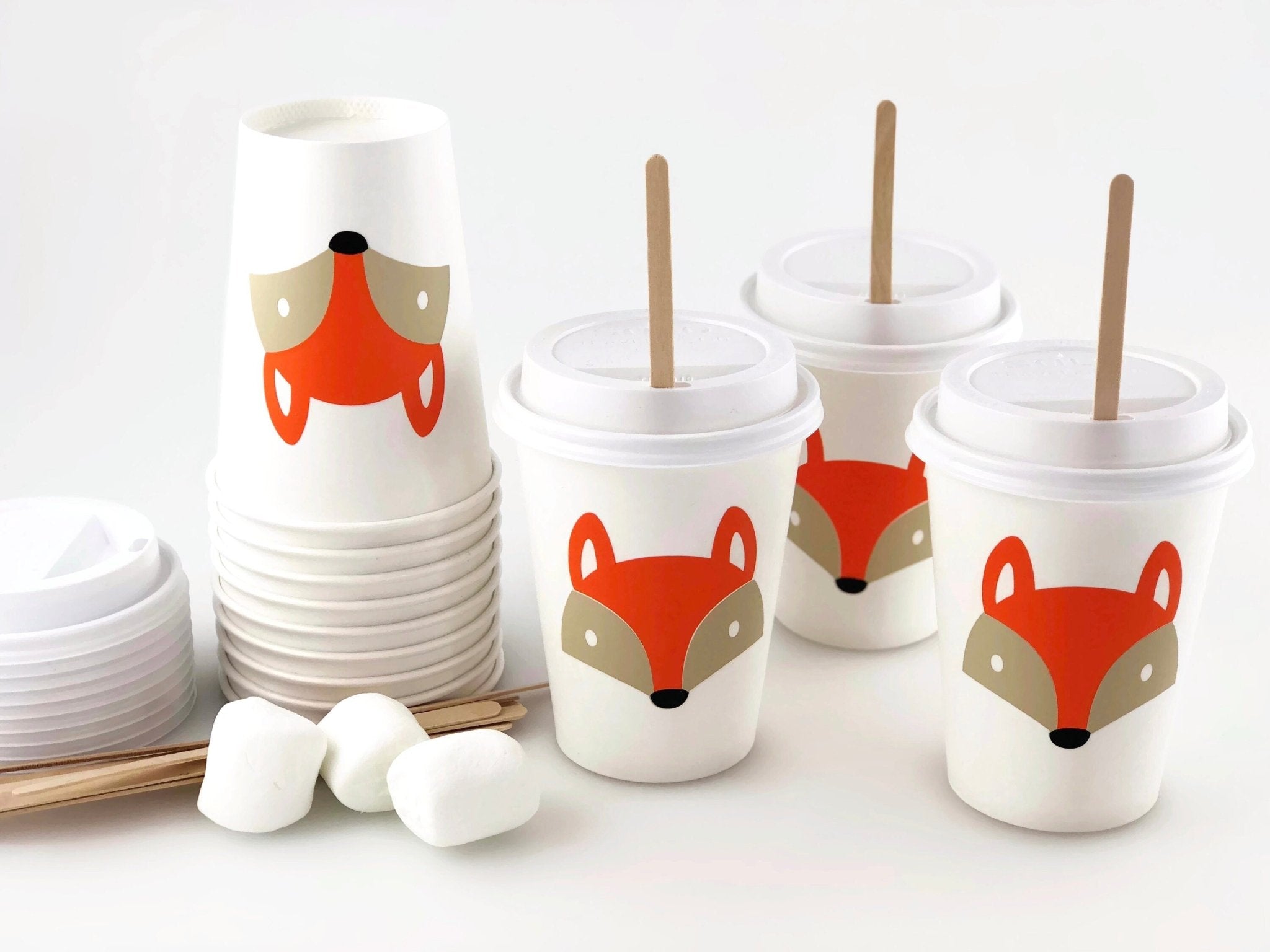 https://www.steshaparty.com/cdn/shop/products/fox-paper-cups-with-lids-stirrers-978908_5000x.jpg?v=1691789433