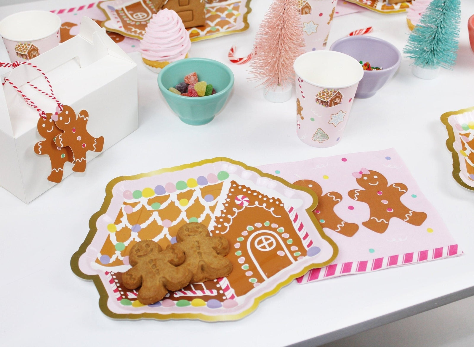 Gingerbread House Party Plates - Stesha Party