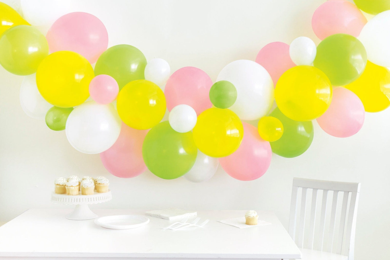 Groovy Party Balloon Garland - Stesha Party